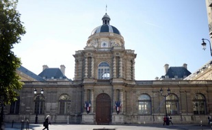 Le Sénat à majorité de droite a réduit jeudi en commission la baisse de la dotation globale de fonctionnement (DGF), de 1,6 milliard d'euros
