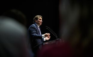 Des milliers de militants LR demandent au président du parti Christian Jacob de ne pas faire alliance avec LREM aux régionales.