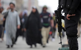 Des officiers de police irakiens à Imam al-Kadim le 23 mai 2014