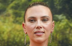 Scarlett Johansson aide les éleveurs américains à faire fuir les loups
