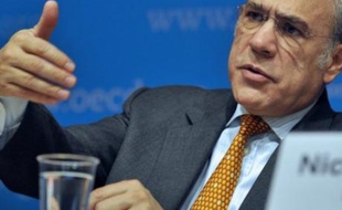 Le rythme de la reprise économique mondiale a ralenti depuis le début de l'année, et ce ralentissement est plus prononcé que prévu dans les pays de la zone OCDE, selon un rapport de l'Organisation de coopération et de développement économiques (OCDE) publié mercredi.