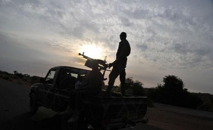 La France a annoncé mercredi que des soldats de la force africaine avaient commencé à se diriger vers le centre du Mali, et appelé à la vigilance au moment où se multiplient des accusations d'exactions commises par des soldats maliens.