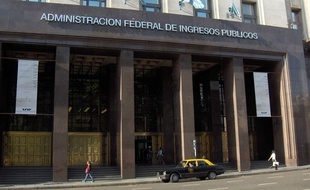 L'homme était fonctionnaire à l'Administration fédérale des recettes publiques, en Argentine.