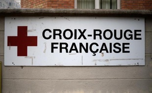 Plaque de la Croix-rouge française prise le 31 mai 2015