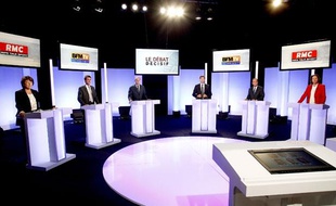 Les six candidats aux primaires socialistes, sur le plateau de BFMTV, le 5 octobre 2011.