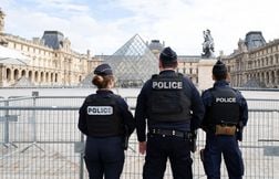 Le cambriolage du Louvre fragilise « la mission fondamentale » des musées