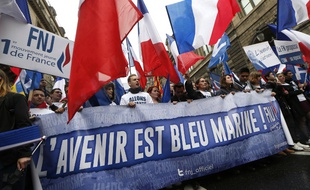 Supporters du Front national jeunesse le 1er mai 2015.