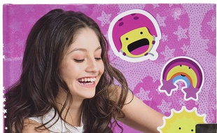 Si votre enfant est fan de « Soy Luna », offrez lui un des produits de la série pour ados qui parle de patins à roulettes.