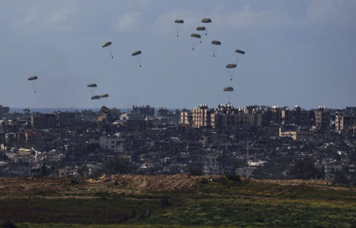 Guerre Israël-Hamas : Cinq personnes tuées par un largage d'aide humanitaire sur Gaza