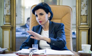 Rachida Dati dans son bureau de la mairie du 7e arrondissement de Paris, le 19 juin 2012.