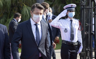 Christian Estrosi masqué, le 25 juillet 2020, lors d'une visite de Jean Castex à Nice (archives).