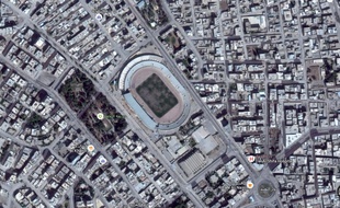 Vue aérienne du stade de football de Raqqa, en Syrie.