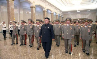 Kim Jong-Un lors de l'hommage à la mémoire de Kim Il-Sung, fondateur de la Corée du Nord, le 8 juillet 2014 à Pyongyang