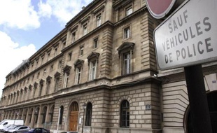 Vue en date du 13 mai 2010 de l'entrée du 36 quai des Orfèvres à Paris