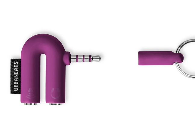 La double prise casque audio Slussen d'Urban Ears, pour partager ses playlists sur la banquette arrière.