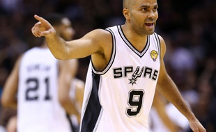 Tony Parker avec les Spurs lors de la victoire en finale NBA, le 16 juin 2014.