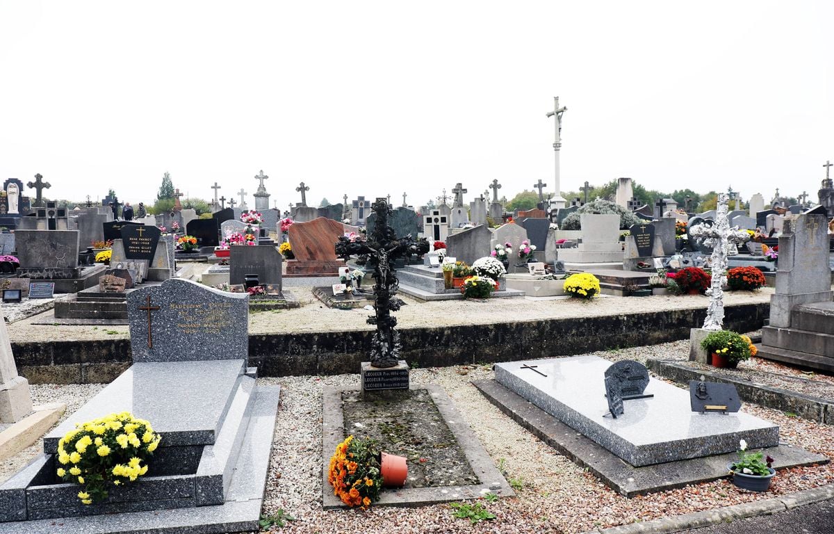 Toussaint : Mais qui sont ces gens qui photographient des tombes pour la bonne cause ?