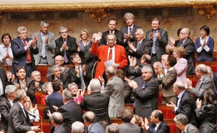 Retour triomphal parmi ses collègues pour le député-maire PS de Denain.