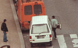 Prostitution masculine à la Porte Dauphine à Paris.