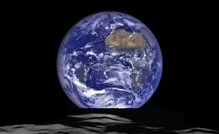 La Terre vue de la Lune, le 12 octobre 2015.