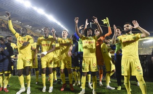 La joie des Nantais devant la tribune Loire à l'issue de la victoire (2-1) contre Lyon.