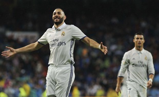 Karim Benzema fête un but lors d'un match entre le Real Madrid et Bilbao le 23 octobre 2016.