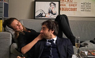 Camille Cottin et Grégory Montel dans l'épisode 2 de Dix pour Cent, diffusé le 13 octobre 2015.