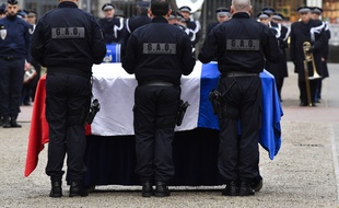 Un hommage a été rendu vendredi à Franck Labois, policier percuté volontairement par un fourgon.