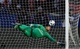 Alphonse Areola traverse une passe difficile avec le PSG.