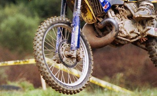 Un moto-cross (Illustration).