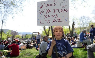 Manifestation anti-gaz de schiste, à Nant, le 17 avril 2011.