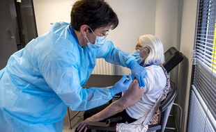 Grâce à une couverture vaccinale élevée, les Ehpad sont épargnés par le coronavirus qui en est à sa cinquième vague épidémique.