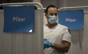 Des injections de vaccin Pfizer, ici en Californie.
