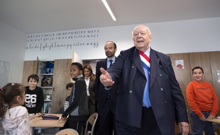 Jean-Claude Gaudin dans une école marseillaise, ici en compagnie du Premier ministre Edouard Philippe