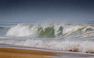 La victime s'amusait à creuser des galeries sous le sable, sur une plage des Landes (illustration)