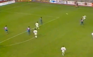 Francis Llacer et son but légendaire pour le PSG, le 1er octobre 1994, à Caen.