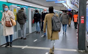Depuis quelques jours, les indicateurs sanitaires de circulation virale ne baissent plus