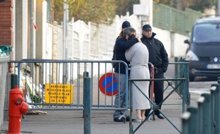 Les habitants du quartier de la Roseraie se sont réveillés abasourdis, toujours sous le choc, mardi au lendemain d'une journée cauchemardesque durant laquelle trois enfants et un enseignant du collège-lycée juif voisin Ozar Hatorah ont été abattus par un tueur en série.