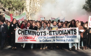 Une manifestation à Marseille le 30 novembre 1995 contre les réformes sociales.