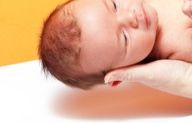 Le développement physique de bébé durant ses premiers jours