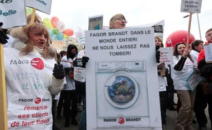 La société SITL, ex-usine du groupe FagorBrandt, en cessation de paiement depuis vendredi, a été placée jeudi en redressement judiciaire avec une période d'observation de 6 mois durant laquelle l’État soutiendra la recherche de repreneurs.