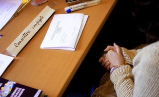 Les moyens financiers du Planning familial et des Etablissements d'information, de consultation et de conseil familial (EICCF) vont être reconduits à hauteur de 2,6 millions d'euros en 2012, comme les années précédentes