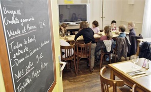 Le 112 a adapté ses menus pour les enfants d'Anatole-France où la cantine est en grève. Le 14 octobre 2010.