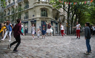 La Fête de la musique se tiendra bien le 21 juin (sur la photo, la Fête de la musique à Montmartre en juin 2020).