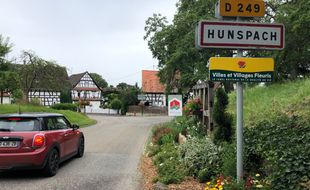 L'entrée du "Village préféré des Français 2020", Hunspach, en Alsace.