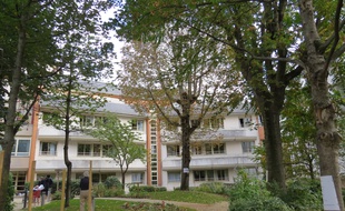 La maison médicale Jeanne Garnier est une unité de soins palliatifs à Paris dans le 15e arrondissement
