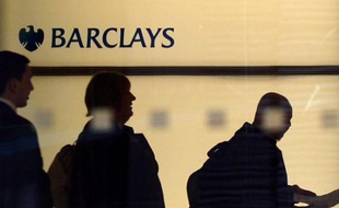 Le logo de la banque Barclays à Londres