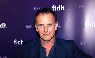 L'acteur Charles Berling incarnera le capitaine de gendarmerie Servaz dans l'adaptation télévisée de Glacé.