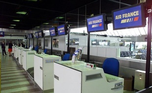 Air France a dévoilé lundi six nouvelles destinations européennes qui seront desservies à partir d'avril grâce à sa future "base" provinciale de Nice, une offre présentée comme une riposte aux compagnies à bas coûts qui continuent à lui grignoter des parts de marché