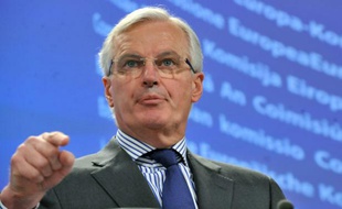 Michel Barnier, commissaire européen au marché intérieur et aux services lors d'une conférence de presse à Bruxelles, le 27 janvier 2011.